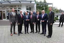 Im sommer traf ich armin laschet bei seinem urlaub am #bodensee. Grosse Landkreisversammlung In Olpe Landkreistag Nrw