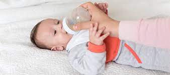 Milch gilt zunächst als nahrung und ist daher kein getränk. Ab Wann Durfen Babys Kuhmilch Trinken Pampers