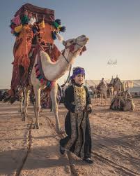فتاة سعودية تقود قافلة إبل ancient photo saudi arabia