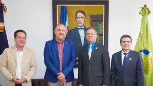 Tribunal Superior Electoral recibe visita de cortesía de catedrático  español : Tribunal Superior Electoral