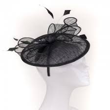 Je trouve ça même super original et très glamour. Bibis Et Chapeaux Pour Mariages Et Ceremonies Accessoires De Coiffure