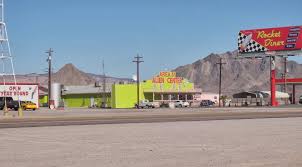 As we drove by, we noticed the overflow lot was completely empty. Guns Thisawayz And Thatawayz