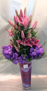 Check spelling or type a new query. Exclusive Flower Arrangement In Big Glass Vase Decorated With Colored Sand Layers Flowershop Gr