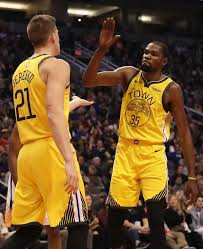 Watch the highlights as stephen curry and the golden state warriors take on deandre ayton, chris paul and the phoenix suns. Golden State Warriors Start New Year With Win Over Phoenix Suns Matthew Tegha Blog