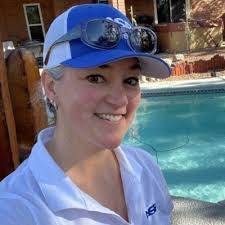 Leslie Bourdon's Instagram, Twitter & Facebook