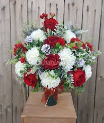 Can also be used to add flower arrangements to a lawn for parties, celebrations. Christmas Cemetery Vase Flowers For Grave Vase Grave Flowers Cemetery Flowers Cemetery Decorations Cemetery Arrangement Winter Grave Vase Cemetery Flowers Cemetery Decorations Christmas Floral Arrangements