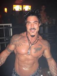 Последние твиты от ricardo fort (@paginaoficial). Since We Are Posting Local Duches Here S Ricardo Fort Millionaire And Son Of One Of The Biggest Businessman In Argentina Cringepics