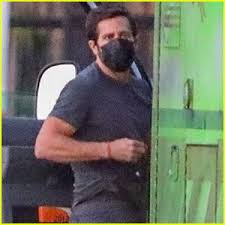 — rayana (@deppsproject) june 18, 2021 Jake Gyllenhaal Spends His Saturday Filming His New Movie Ambulance Ambulance Jake Gyllenhaal Just Jared