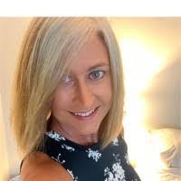 Lisa Harvell's Instagram, Twitter & Facebook