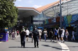 Melbourne businesses shut down again. U2kjbr983qds2m