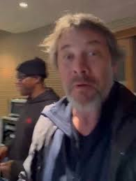 Iconic 90s band reunites but fans beg for one condition