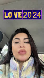 Donna Renna's Instagram, Twitter & Facebook