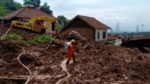 Gambar pemandangan alam ini menjadi bukti akan keindahan alam yang terdapat di beberapa penjuru dunia. Semua Daerah Di Jawa Barat Rawan Bencana Alam Garut Peringkat Pertama Bagian 1