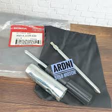 Letak busi pada beat karbu : Toolkit Tool Set Kunci Busi Obeng Plus Minus Honda Beat Vario Scoopy Spacy Lazada Indonesia