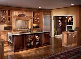 Maple Kitchen In Praline With Mocha Highlight Kraftmaid Kitchen Cabinets Kitchen Cabinet Inspiration Kitchen Design