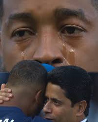 ❤️💙 A JAMAIS PARISIEN @kimpembe3 🥺 Kimpembe : « Ce n'est pas facile pour  moi, mais je voulais vous remercier pour les émotions que vous m'apportez.  Mais aussi les valeurs que vous