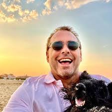 Frances Beecroft's Instagram, Twitter & Facebook