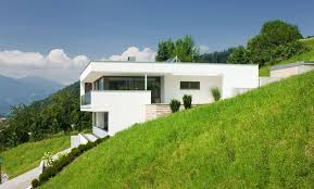Einfamilienhaus Hanghaus Klaus Modern Edelstahlpool Luxushaus Mit Pool Luxushaus Im Hang Haus Hanglage Architektur Haus Haus