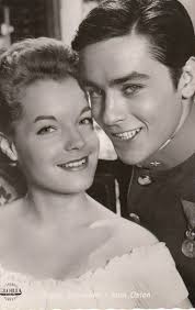 Dans ce nouveau numéro de à l'affiche, sonia patricelli reçoit la sur le plateau de france 2, dimanche 10 janvier 2021, anouchka delon, la fille de l'acteur, et sarah biasini, fille de romy schneider, ont été réunies pour la première fois. Romy Schneider Fotos Von Romy Schneider Unterhaltun Romy Schneider Alain Delon Romy