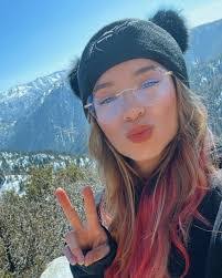 Kare Bear's Instagram, Twitter & Facebook