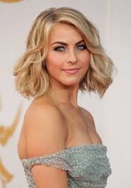 Best hair colors for blue eyed woman. Julianne Hough Wedding Makeup For Blonde Hair Blue Eyes Fair Skin 713x1024 Download Hd Wallpaper Wallpapertip