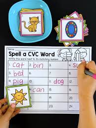 Spell A Cvc Word Video Phonics Kindergarten Kindergarten Learning Preschool Learning