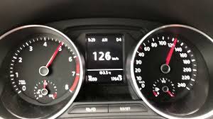Having a kerb weight of 1088 kg, it achieves 53.3 mpg on average and can travel 527 miles before requiring a refill of its 45 litre capacity fuel tank. Vw Polo Cross 1 2tsi Dsg 2017 0 100 0 140 Acceleration Youtube