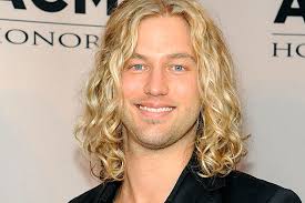 Casey James Delivers 'Let's Don't Call It a Night' Performance