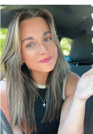 Leah Cable's Instagram, Twitter & Facebook