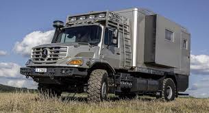 Mercedes Off Road Zetros Truck Carries A Luxury Apartment On Its Back Carscoops Mercedes Truck Trucks Unimog