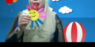 Melalui mewarnai kreatifitas dan imajinasi anak akan semakin berkembang. Guru Berbagi Rpp Tema Alam Semesta Benda Langit Matahari