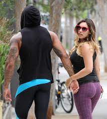 This video features the british actress promoting a new product designed to show off a cameltoe. Kelly Brook Has Camel Toe And David Mcintosh Goes Topless After A Day At The Gym Mirror Online