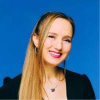 Ramona Erickson's Instagram, Twitter & Facebook