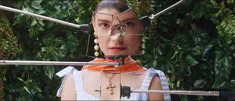 Clip Claire Laffut & Yseult — bureau badass