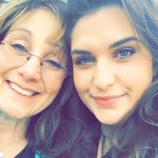 Leila Marsh's Instagram, Twitter & Facebook