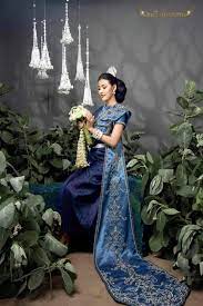 Beautiful Cambodia Traditional Wedding Dress Amazing Cambodia Wedding Costume Wedding Costumes Traditional Wedding Dresses Wedding Outfit