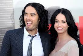 Perry signed with red hill records and released her debut studio album katy hudson under her birth name in 2001, which was commercially unsuccessful. Katy Perry S Ex Husband Russell Brand Mentioned Her Ahead Of Her Pregnancy Announcement The Blast