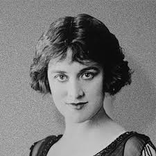 Regina Wallace's Instagram, Twitter & Facebook