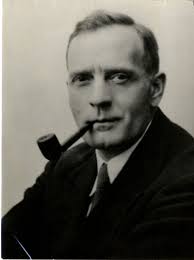 Edwin Powell Hubble: One of the Most Extraordinary Astronomers & a Pipe  Smoker