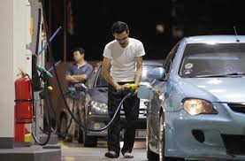 Remember the time when malaysians were willing to queue for 30 minutes or more to fill our fuel tanks because of the removal of subsidies? Fuel Prices Ron97 Ron95 Down 4 Sen Diesel Down 2 Sen