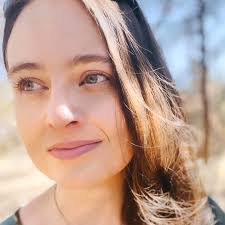 Charlotte Pike's Instagram, Twitter & Facebook