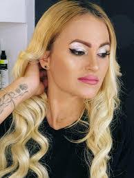 Oana Manolache's Instagram, Twitter & Facebook