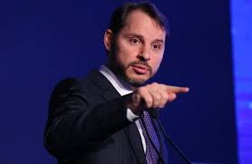 Bu görevini 2 yıl 4 ay boyunca sürdürdü. Berat Albayrak Koltuktan Vazgecmiyor Tele1