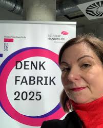 Treffen wir dich in Berlin? @goldwell.de @haareszeitenheikehilbig  @achim_rothenbuehler @releez.de @vanessaschuetzhairdesign