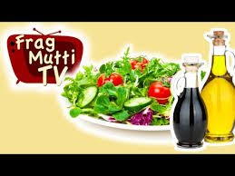 Dieses dressing passt ganz hervorragend zu einfachem kopfsalat, lollo rosso oder lollo bianco. Einfaches Salatdressing Selber Machen Frag Mutti Tv Youtube