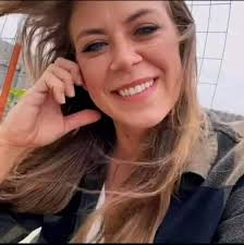 𝙄 𝙠𝙣𝙤𝙬 𝙄 𝙬𝙤𝙣'𝙩 𝙜𝙚𝙩 𝙖 𝙩𝙚𝙭𝙩 𝙘𝙪𝙨 𝙄'𝙢 𝙩𝙤𝙤 𝙤𝙡𝙙  𝙖𝙣𝙙 𝙪𝙜𝙡𝙮😢 👉 Whatsapp single chat..❤️