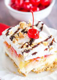 No Bake Banana Split Dessert Brown Eyed Baker Recipe Banana Split Dessert Baked Banana Desserts
