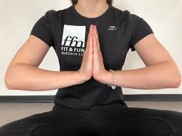 It is very easy to keep up with practice, and the requirements for physical fitness are not so high. Yin Yoga Frauensporthalle
