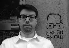 Résumé — Derek Halpern: Copywriter