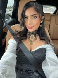 Slayhil - Free nude pics, galleries & more at Babepedia